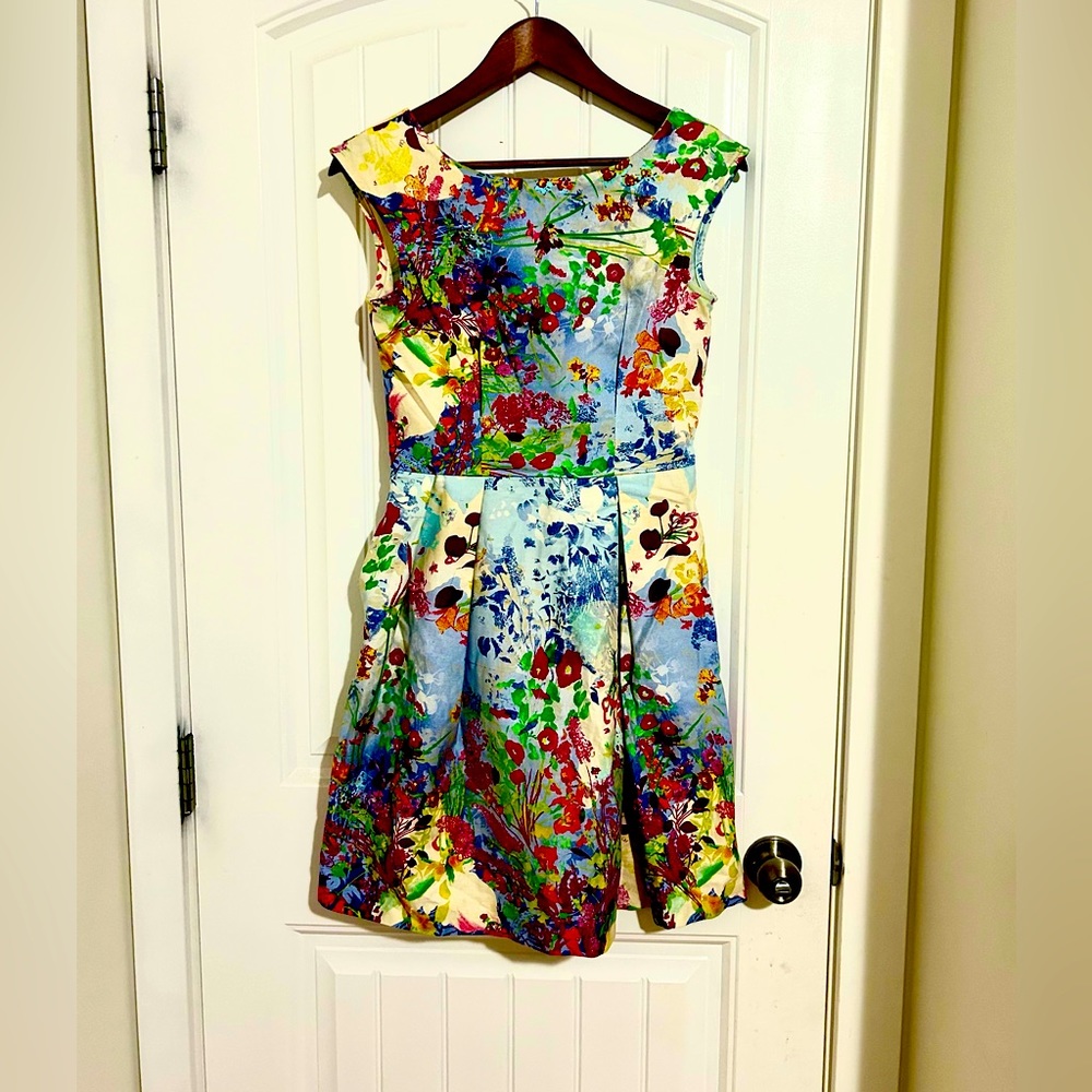 Closet London Floral Tea Dress with Pockets !!!